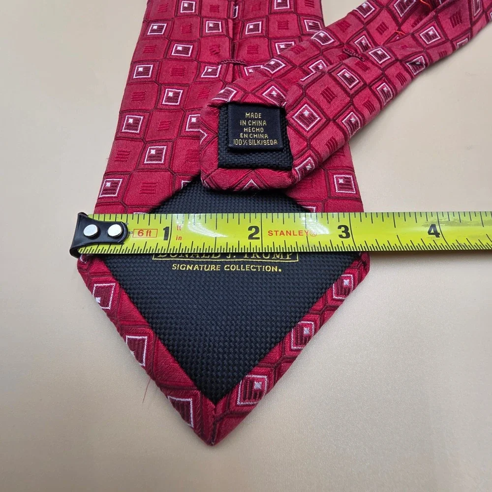 Donald J Trump Signature Collection Mens Red Geometric Square 100% Silk Necktie